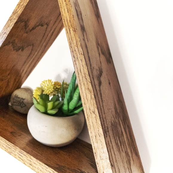 Rustic Triangle Farmhouse Oak Shelf - Picture 2 of 6